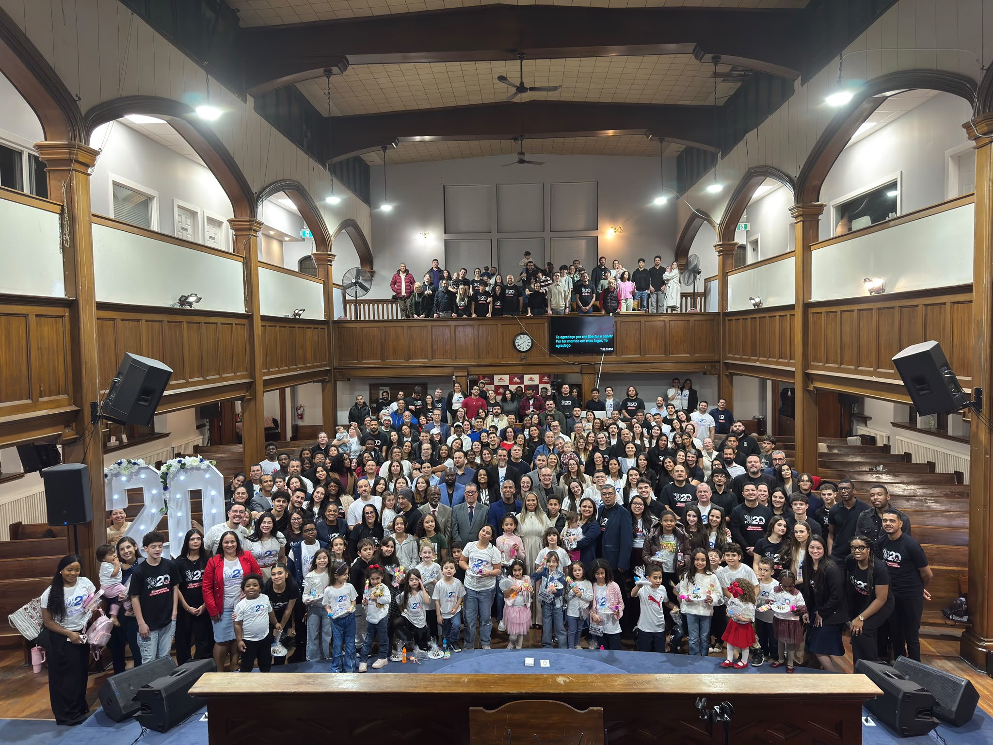 Nossa congregação reunida na sede